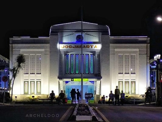 Hotel Depan Stasiun Tugu Jogja, Pilihan Menginap Strategis di Pusat Kota